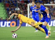 开云APP-瓦伦西亚大获全胜，欧冠比赛震惊全球