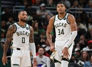 开云体育登录-关于山西队力克雄鹿，恩比德带队取胜的信息