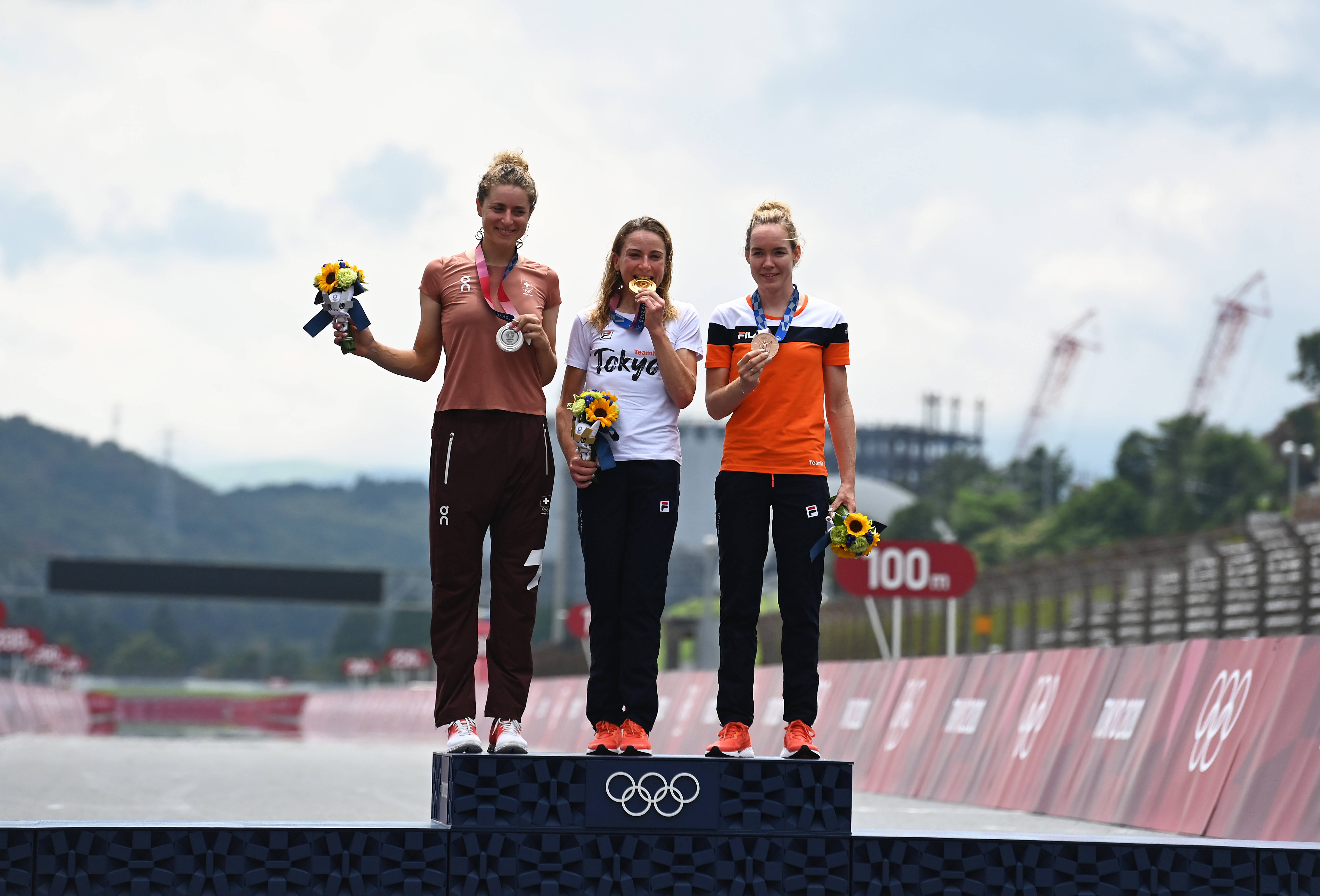 包含荷兰选手实力追赶，鹤立鸡群的词条