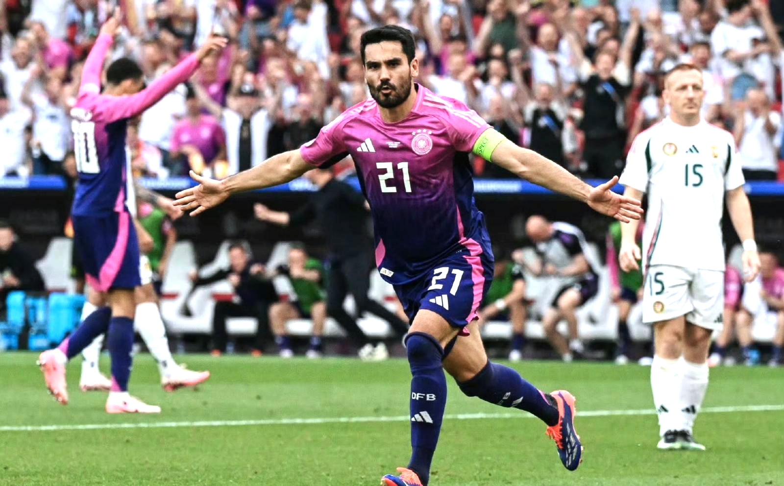 匈牙利队在欧洲杯赛场上展现出色，晋级下一阶段的简单介绍