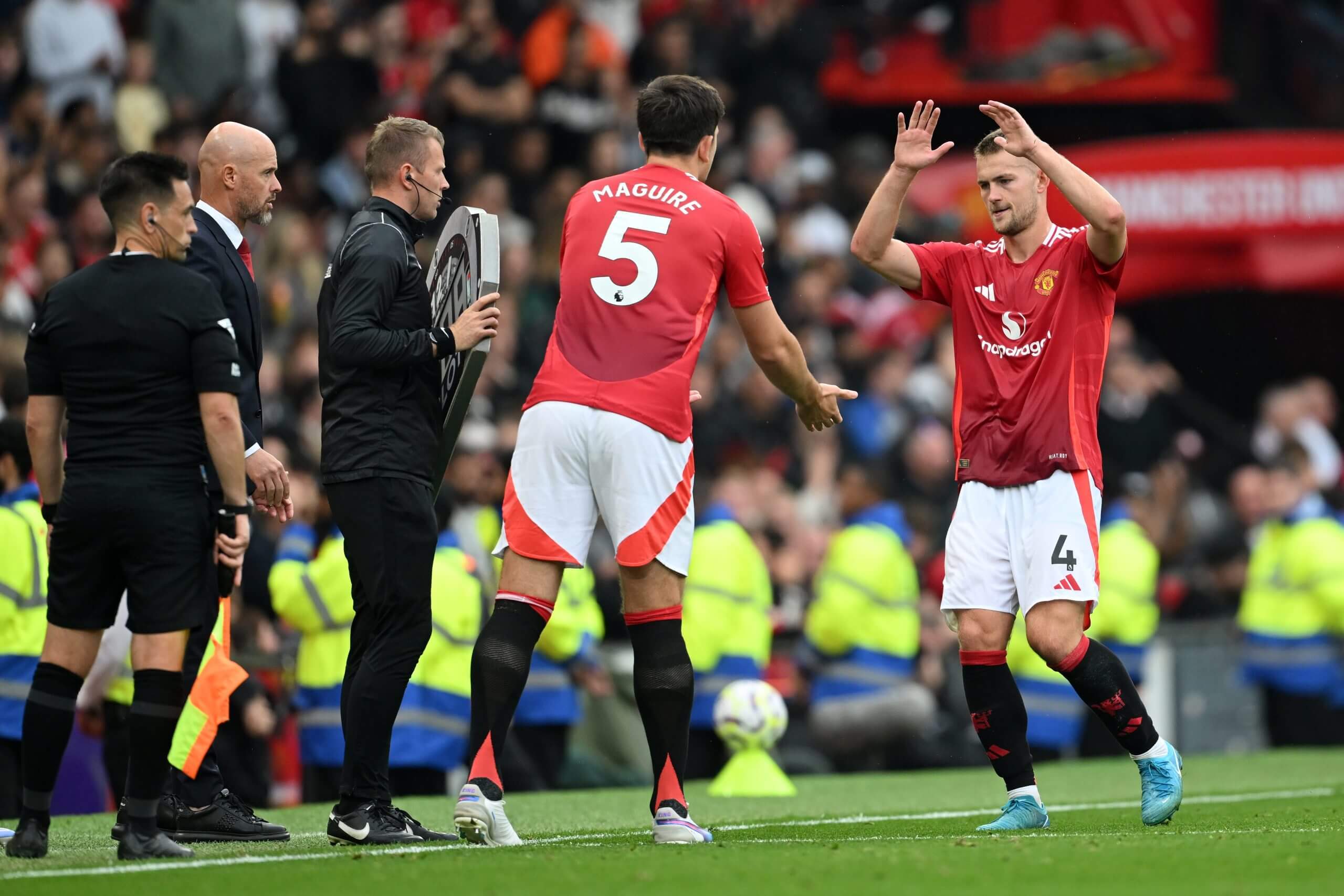 曼联遭遇关键失利，形势不利