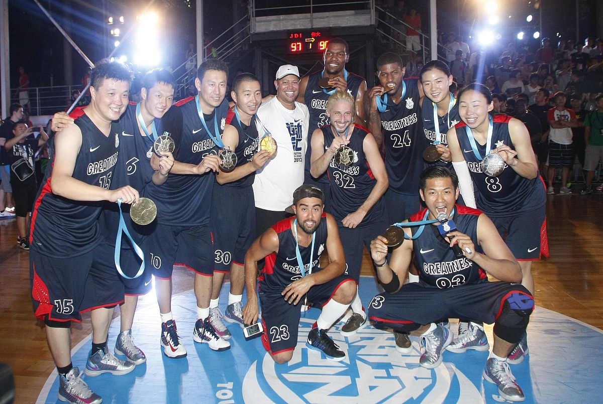 比赛过程中球员们体现出顽强拼搏的精神品质的简单介绍