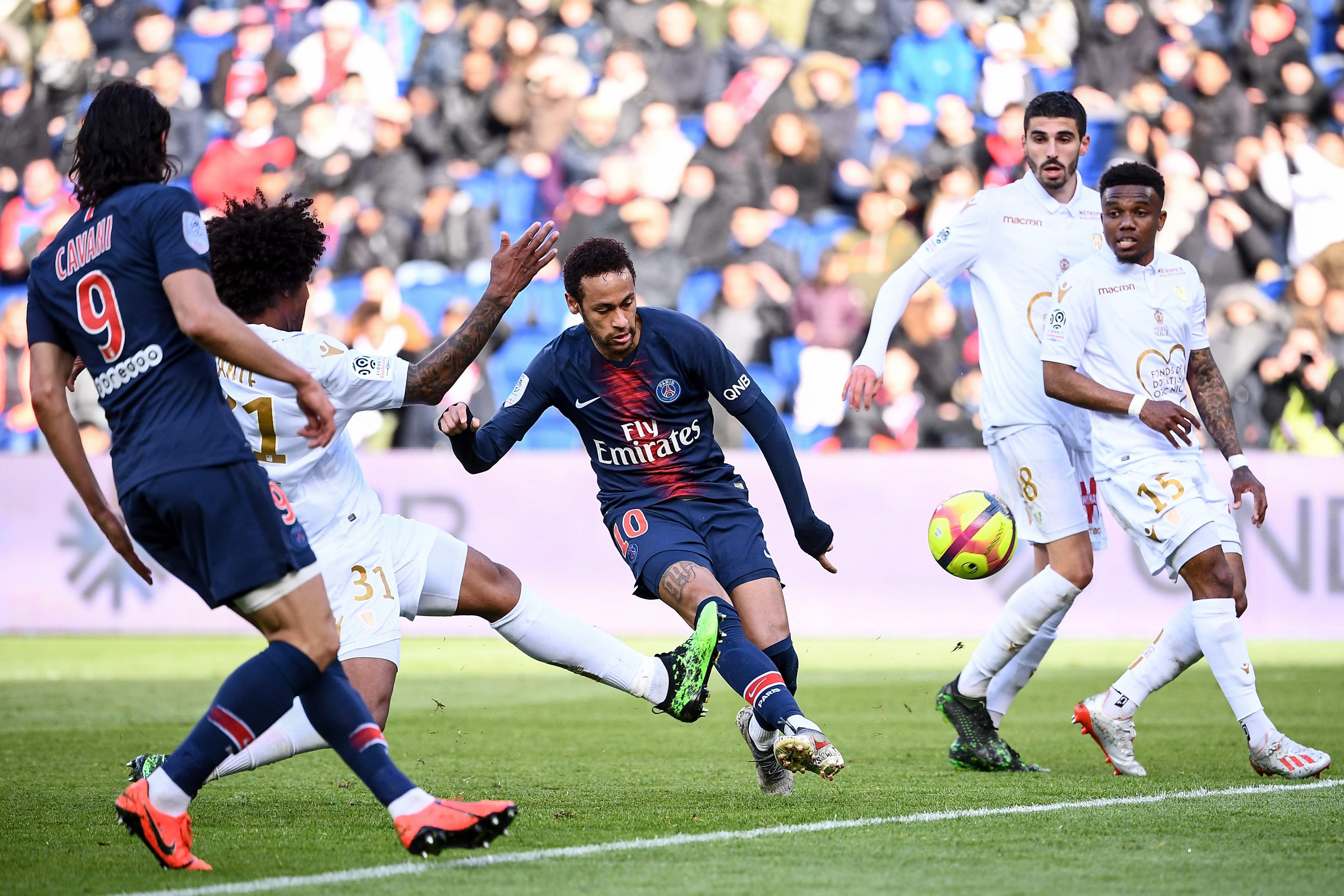 包含马德里竞技全队出击，晋级形势有望的词条