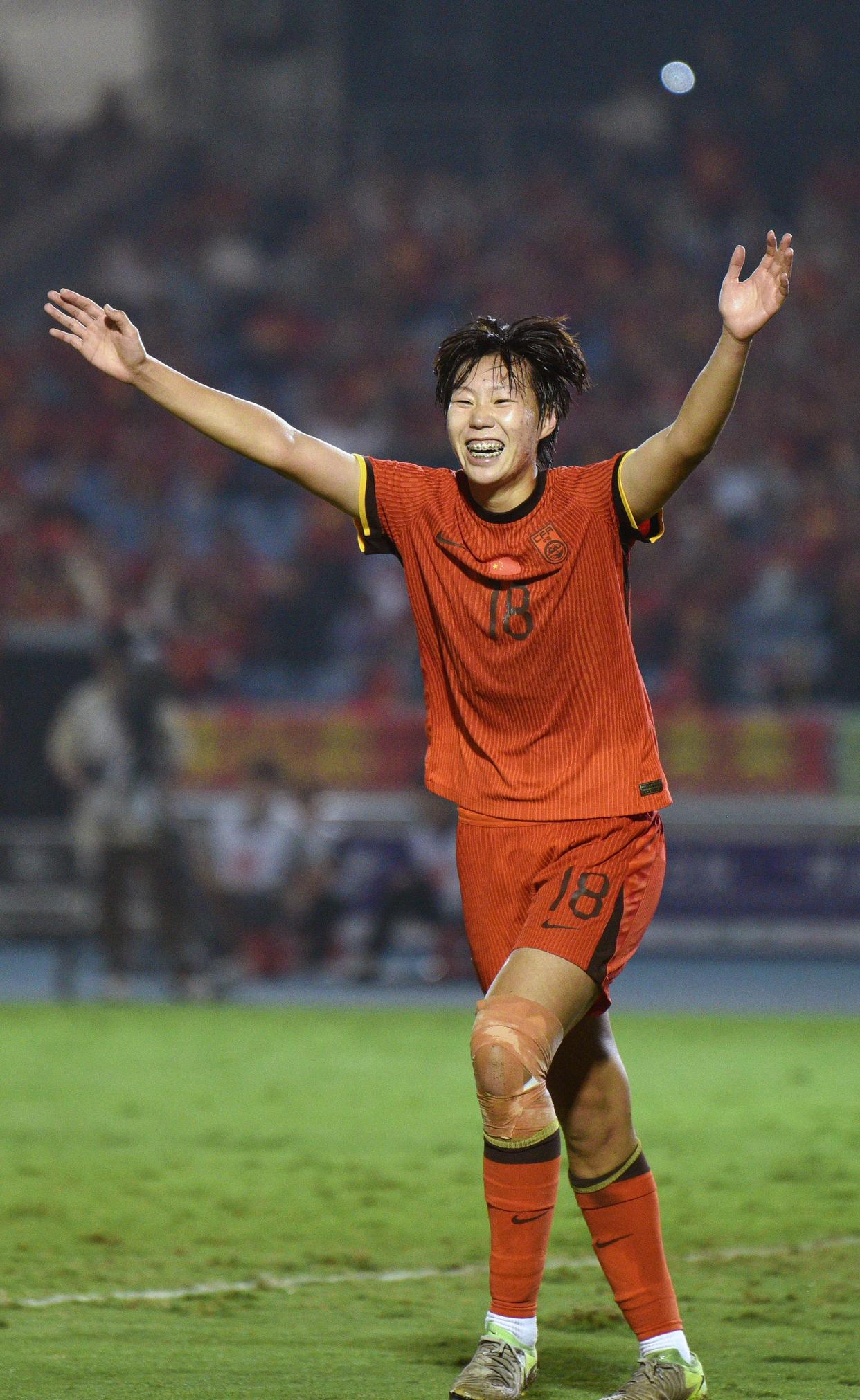 足球荣耀：中国女足队再度夺冠的简单介绍