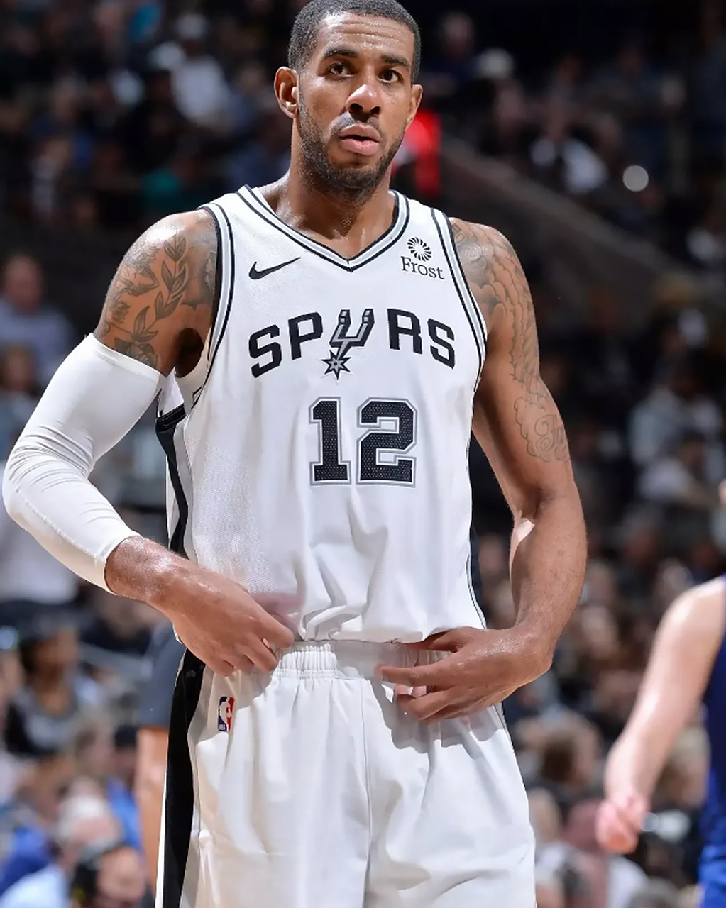 篮网队老将宣布退役，结束传奇生涯