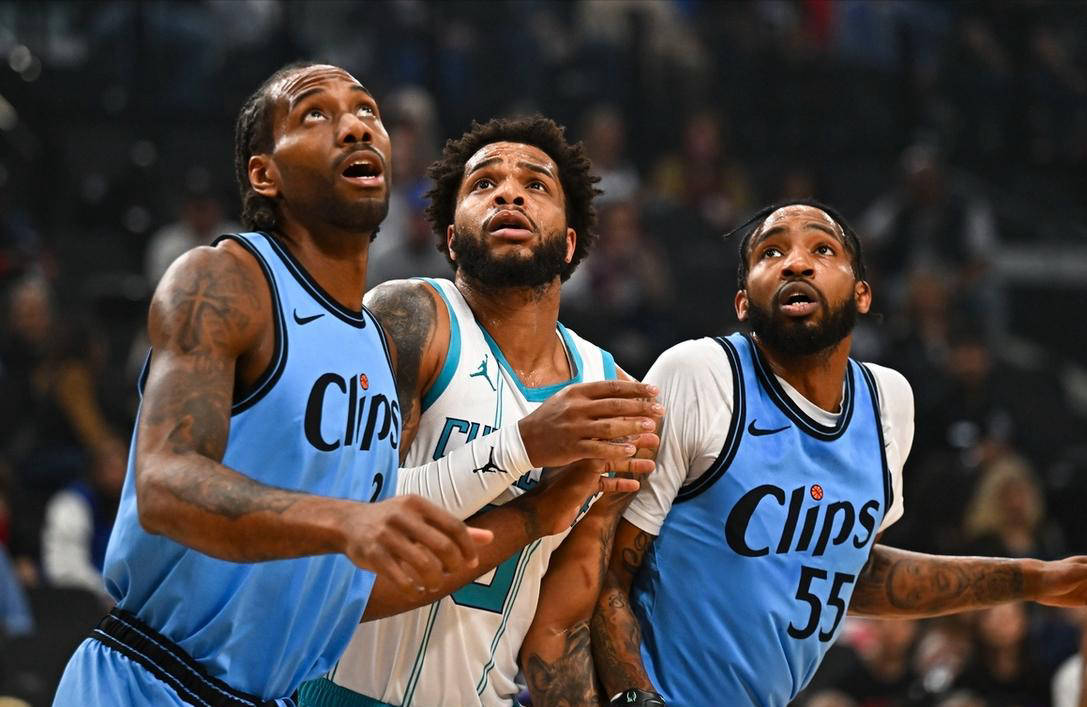 包含快船队在客场以分较大优势击败黄蜂队的词条 包含快船队在客场以分较大优势击败黄蜂队的词条