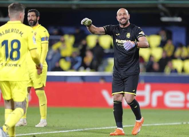 比利亚雷亚尔球员表现出色，助球队夺冠