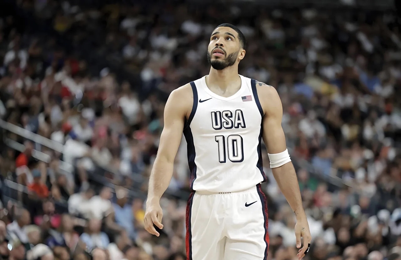 老鹰险胜劲旅，特雷-杨关键时刻犀利命中决胜球