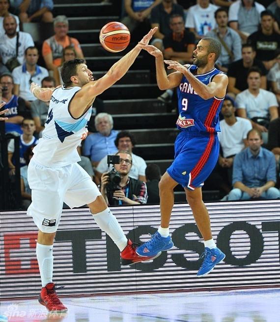 波兰客场大胜以色列,小组出线形势良好 波兰客场大胜以色列,小组出线形势良好