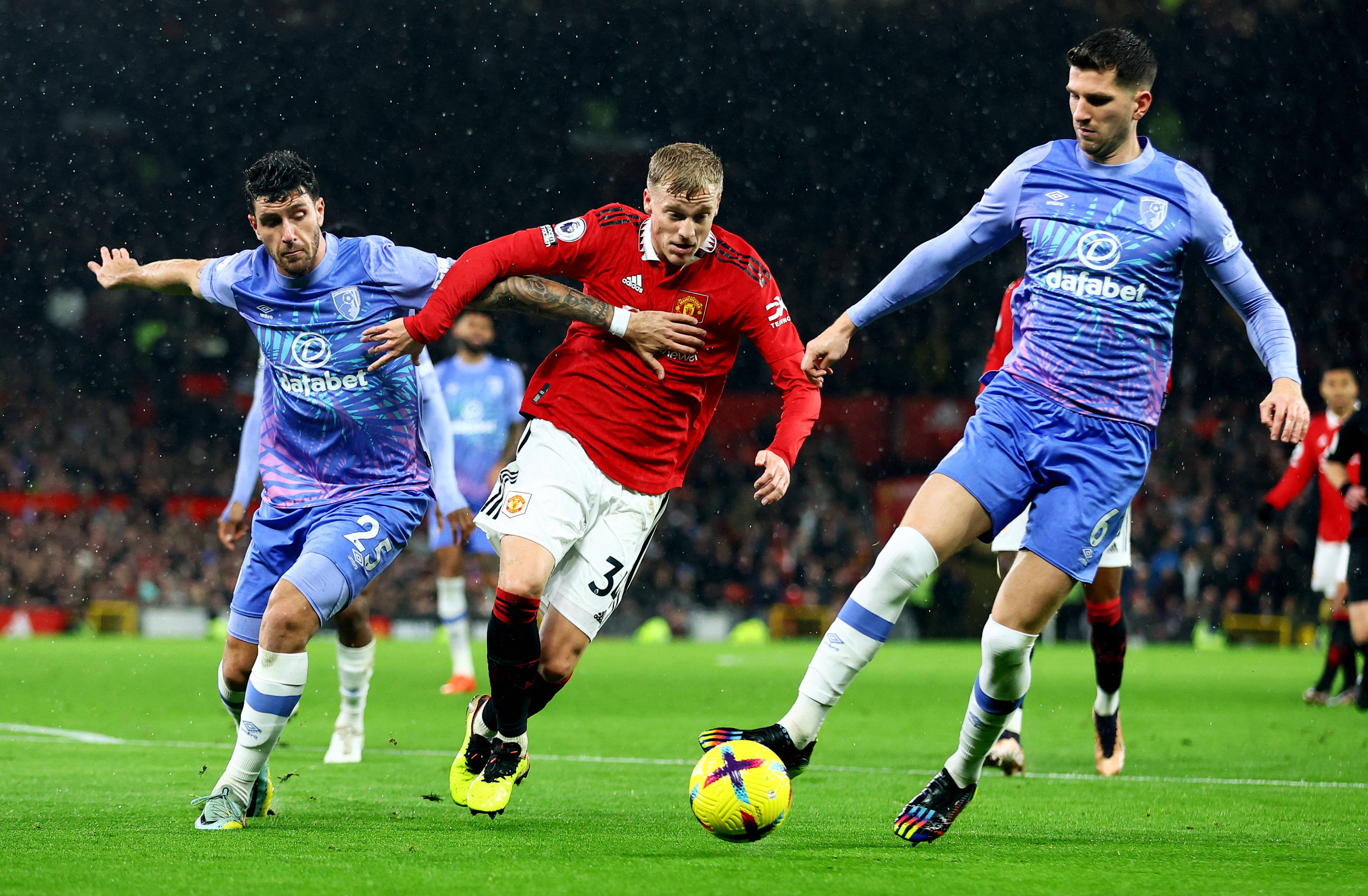 伯恩茅斯客场惨败南安普顿，新赛季开场遇挫的简单介绍