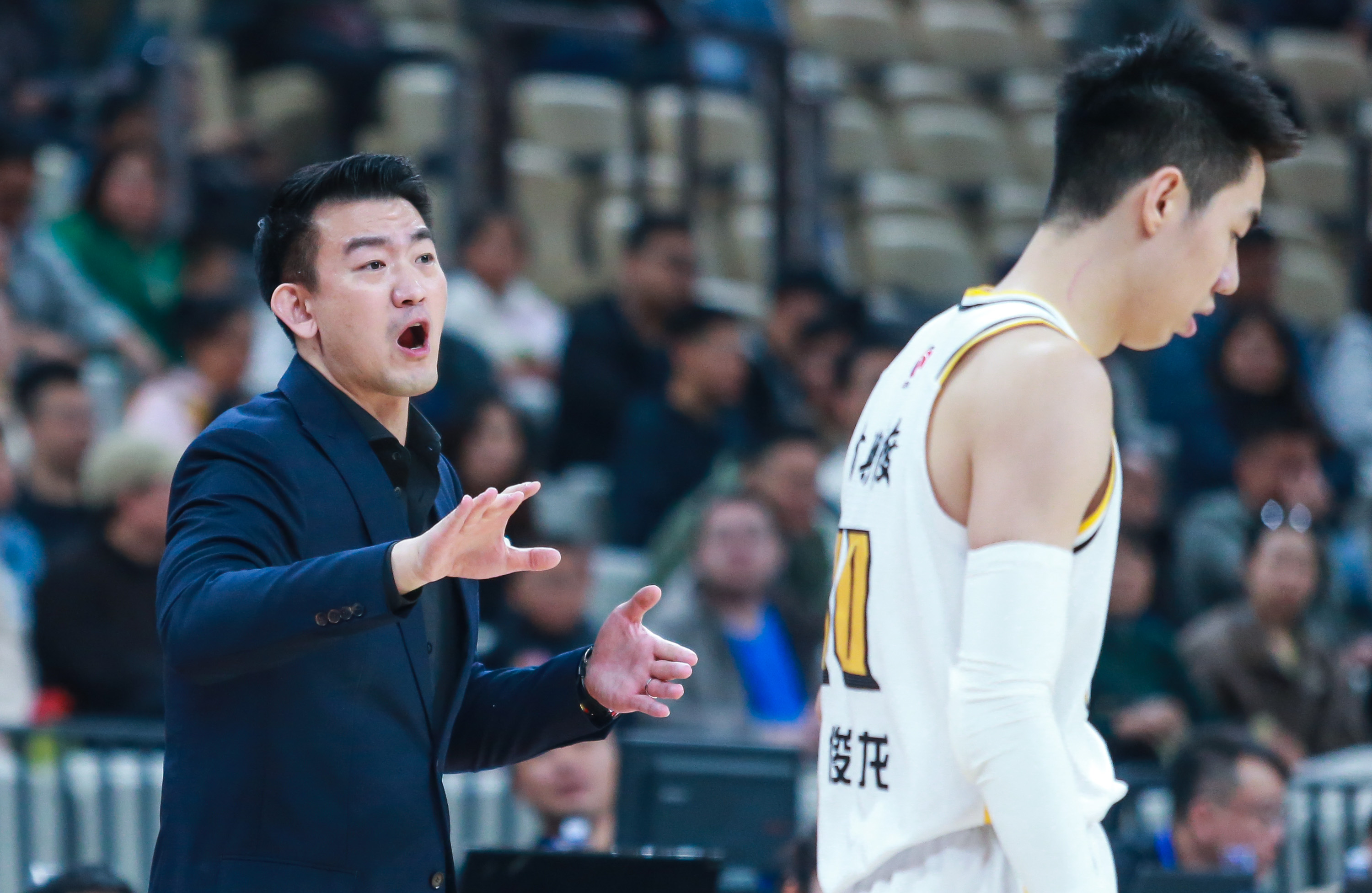 关于红蓝之争，双方球员展现技术风采的信息