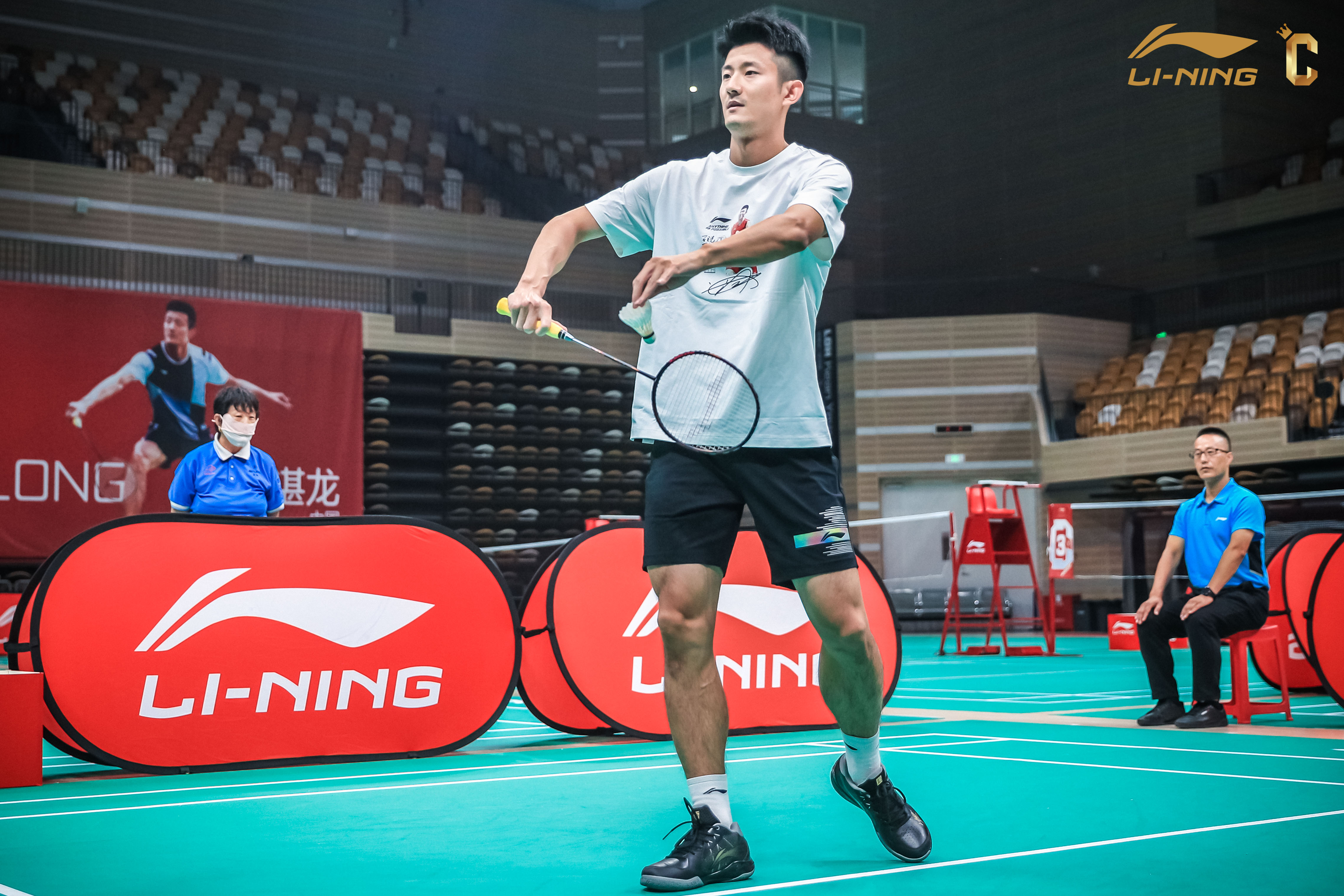 日本羽毛球队绝杀丹麦羽毛球队，谌龙制霸全场的简单介绍