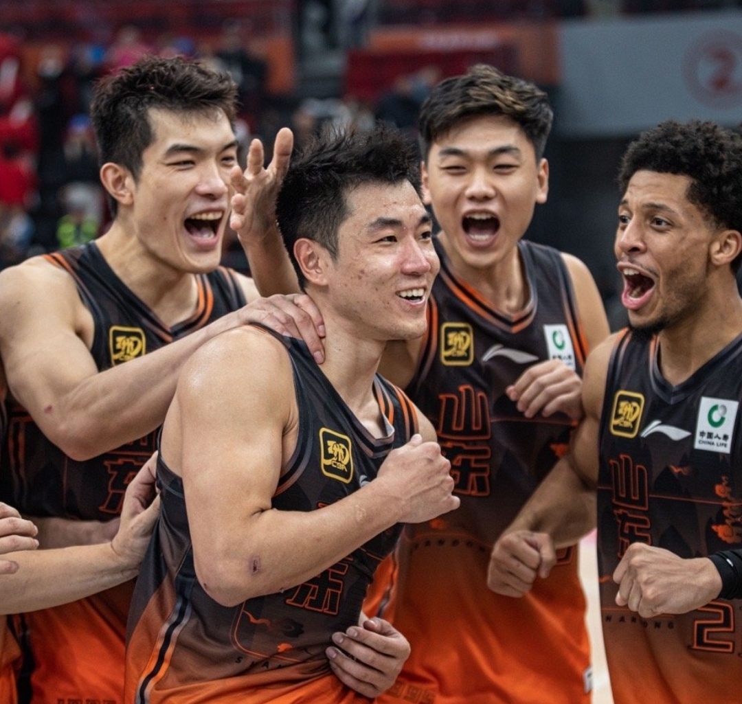 马刺完胜辽宁队,高诗岩扛起全队 马刺完胜辽宁队,高诗岩扛起全队