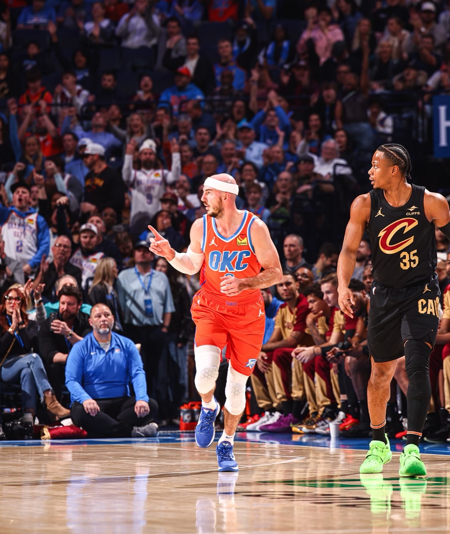 骑士险胜76人，戈贝尔点燃赛场